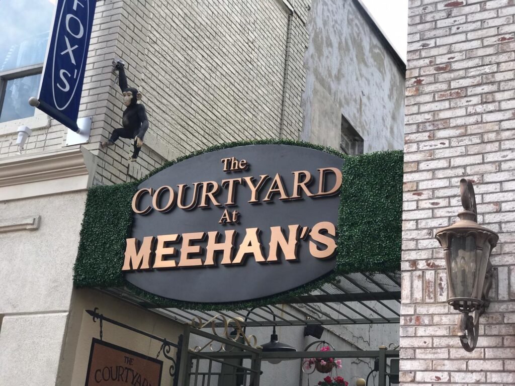 Make a Great First Impression with Storefront Signs in NYC